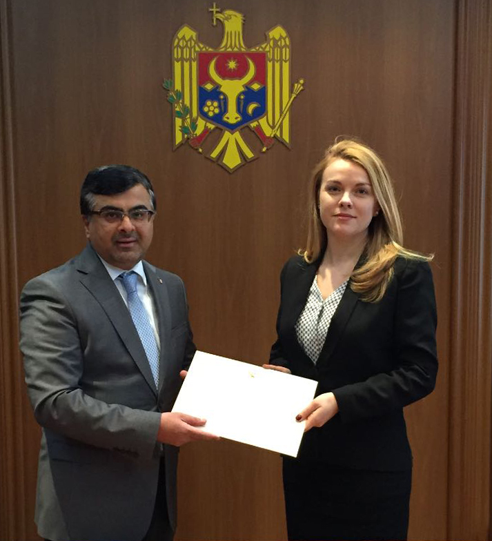 Kuwaiti Ambassador to Romania handed the invitation to Moldovan Minister of State 