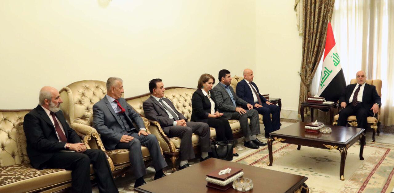 رئيس الوزراء العراقي حيدر العبادي في لقاء مع وفد من الاحزاب الكردية
