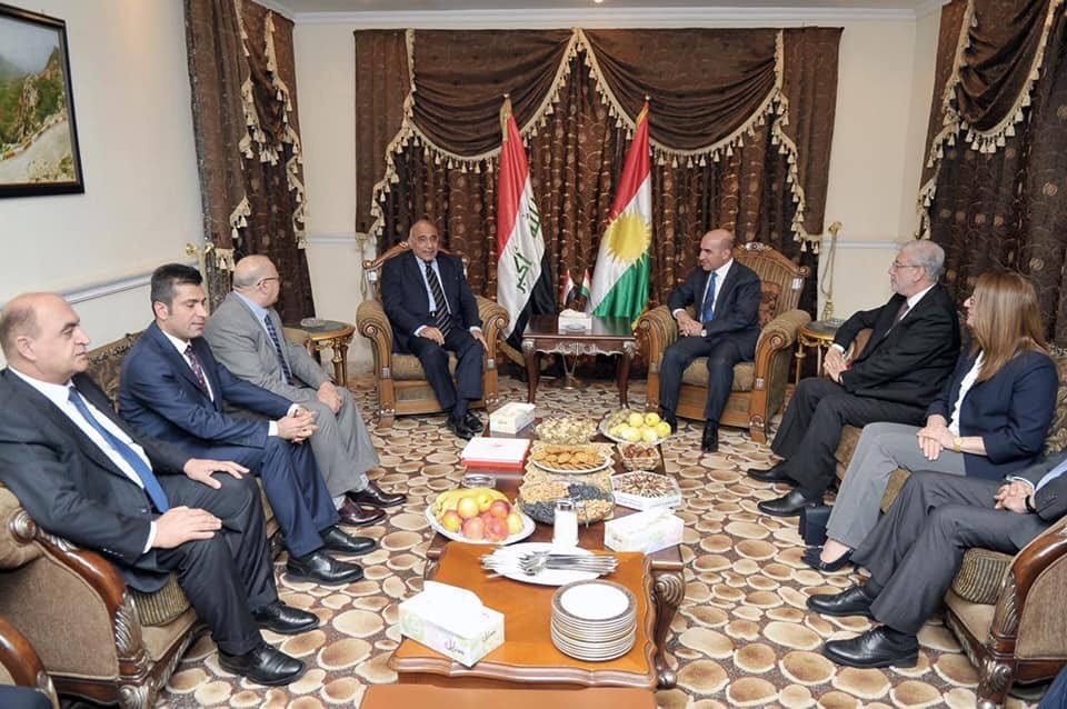 رئيس الوزراء العراقي المكلف عادل عبد المهدي خلال لقائه مع وفد الحزب الديمقراطي الكردستاني