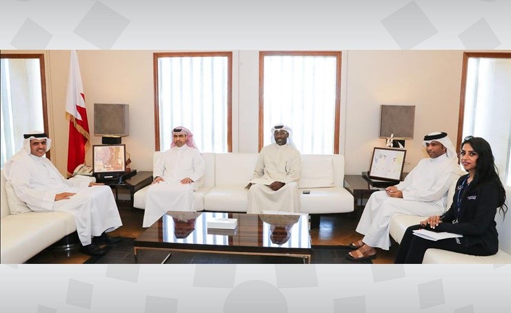 Bahrain Information Minister Ali Al-Rumaihi receives a Kuwaiti media  Director of Kuwait Sports TV Adel Al-Enizi