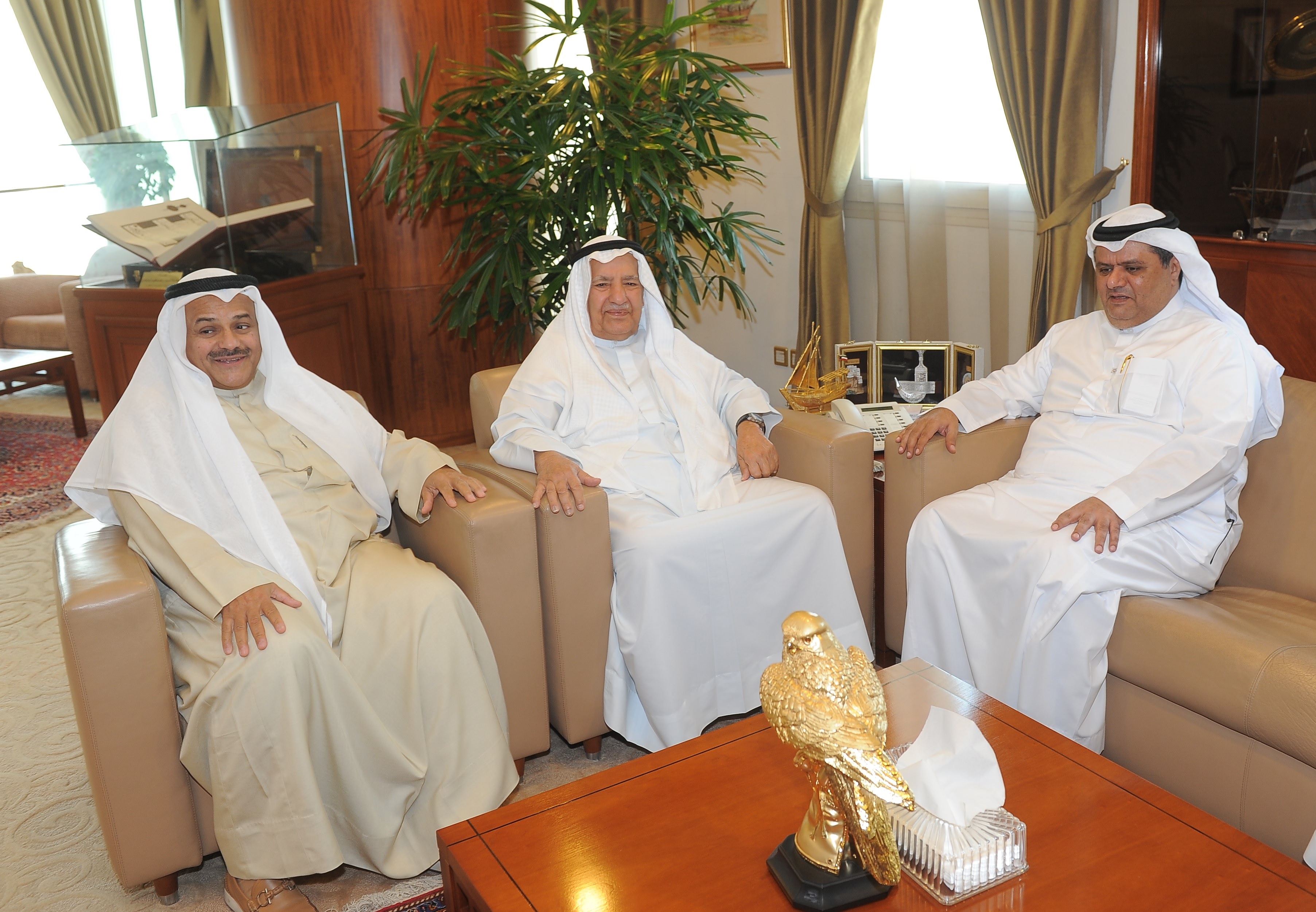 رئيس غرفة تجارة وصناعة الكويت علي الغانم يستقبل رئيس مجلس الغرف السعودية سامي العبيدي