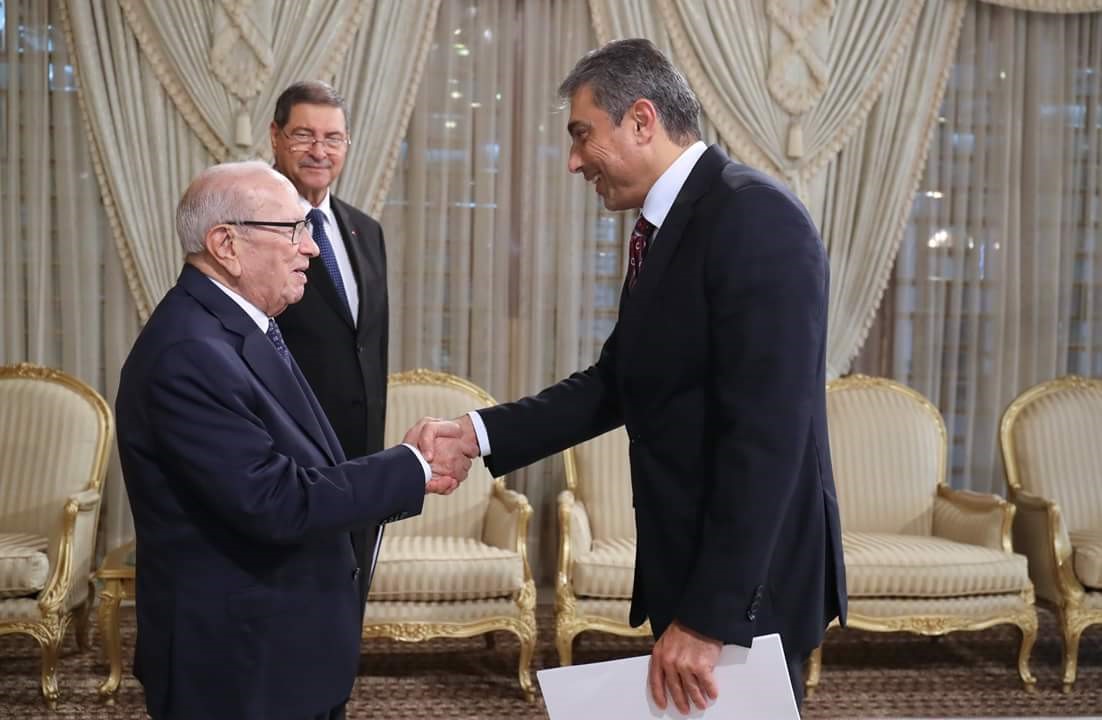 Ambassador Ali Al-Thefeeri handed the Tunisian president His Highness Amir pens letter