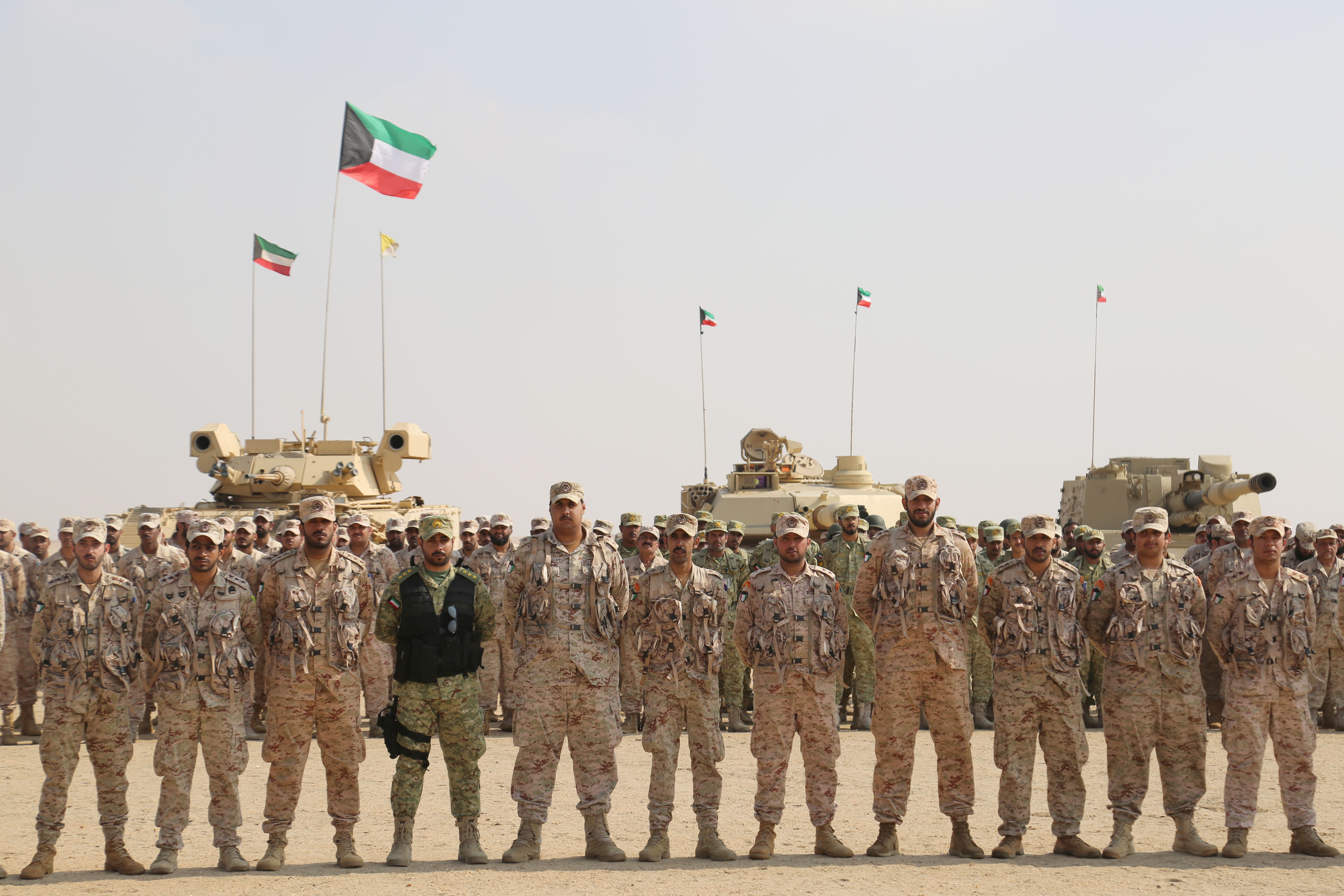 Kuwait, French army forces launch joint drills code-named "Pearl of the West"