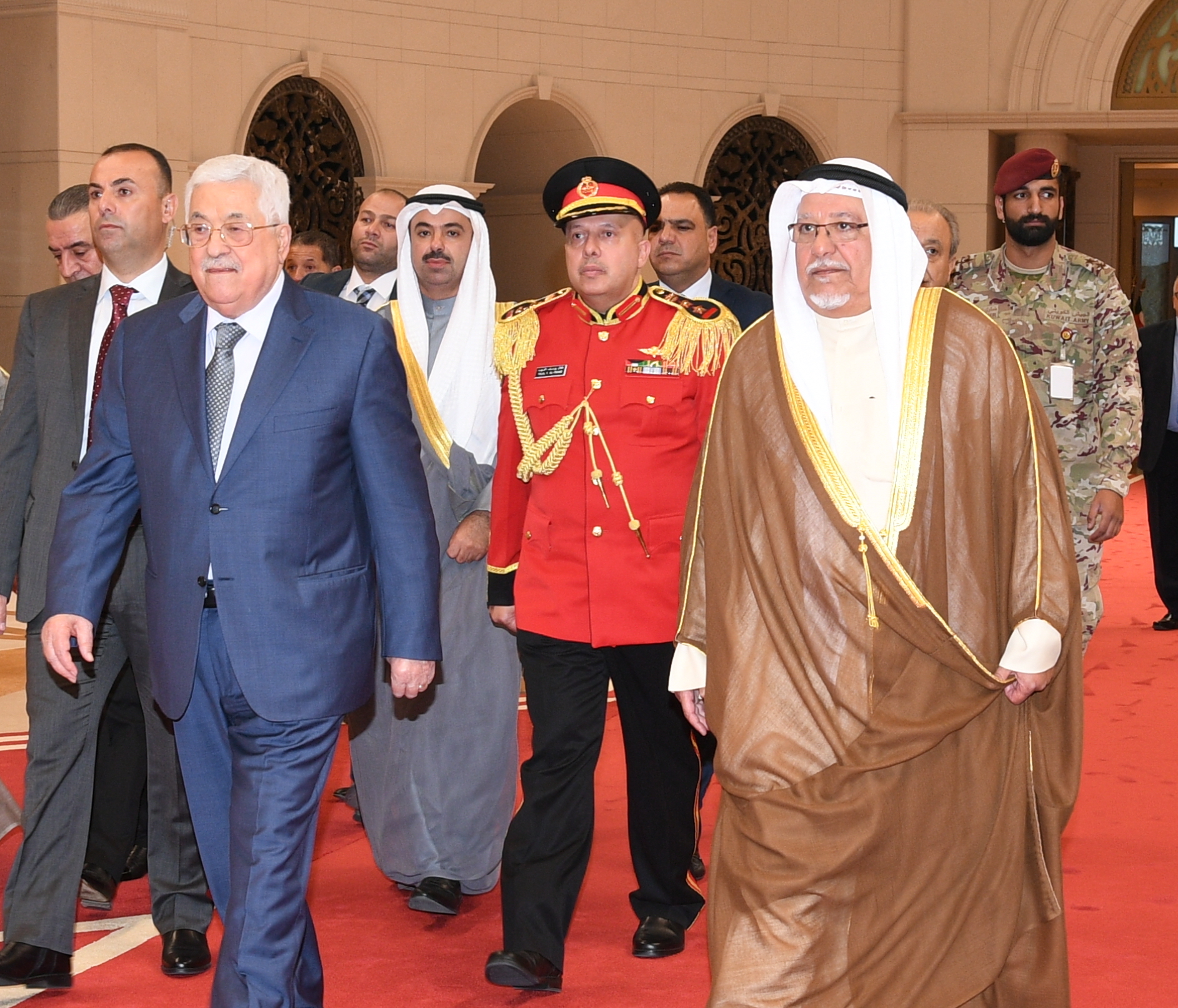الرئيس محمود عباس رئيس دولة فلسطين يغادر الكويت بعد زيارة رسمية
