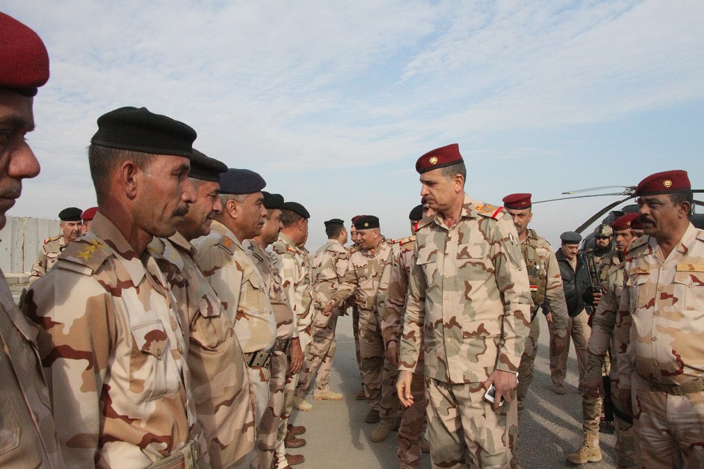 رئيس الأركان العراقي الفريق أول الركن عثمان الغانمي يتفقد القوات العراقية في الموصل