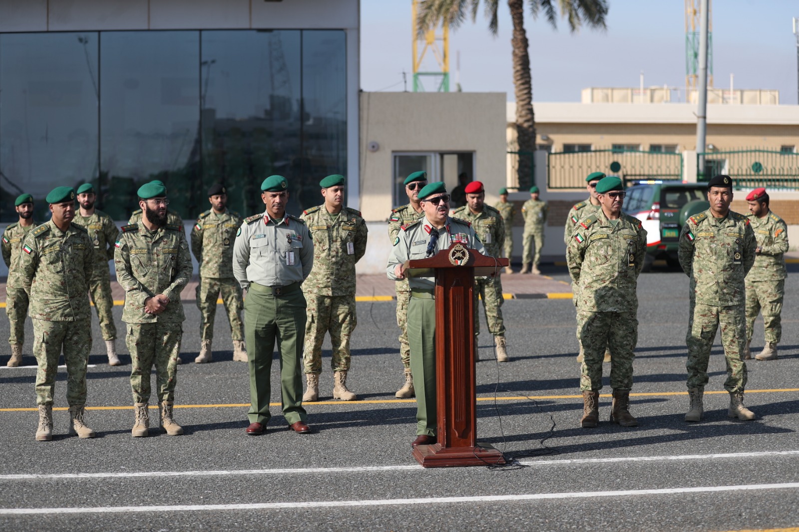 وكيل الحرس الوطني الكويتي الفريق الركن مهندس هاشم الرفاعي يلقي كلمة خلال جولته التفقدية