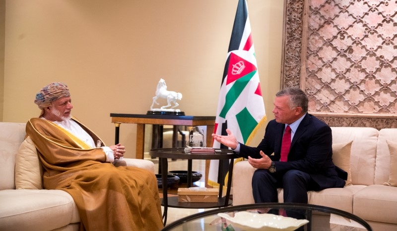 العاهل الأردني الملك عبدالله الثاني يلتقي مع الوزير المسؤول عن الشؤون الخارجية في سلطنة عمان يوسف بن علوي