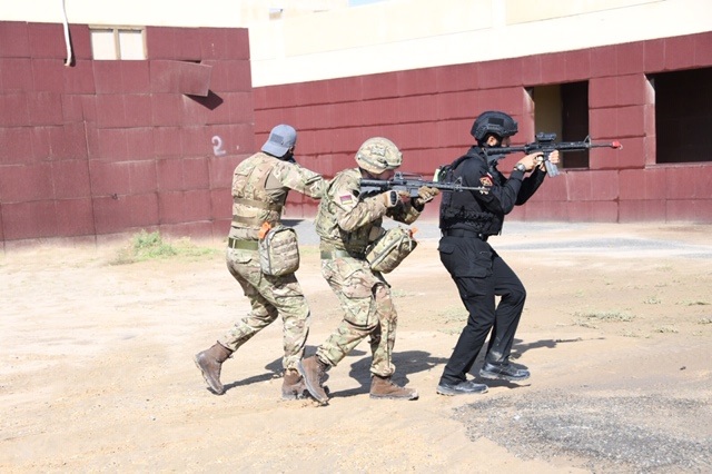 التدريب المشترك (شاهين 1) الذي تنفذه كتيبة العمليات الخاصة (67) بالتعاون مع الوحدة الدولية لمكافحة الإرهاب في الجيش البريطاني