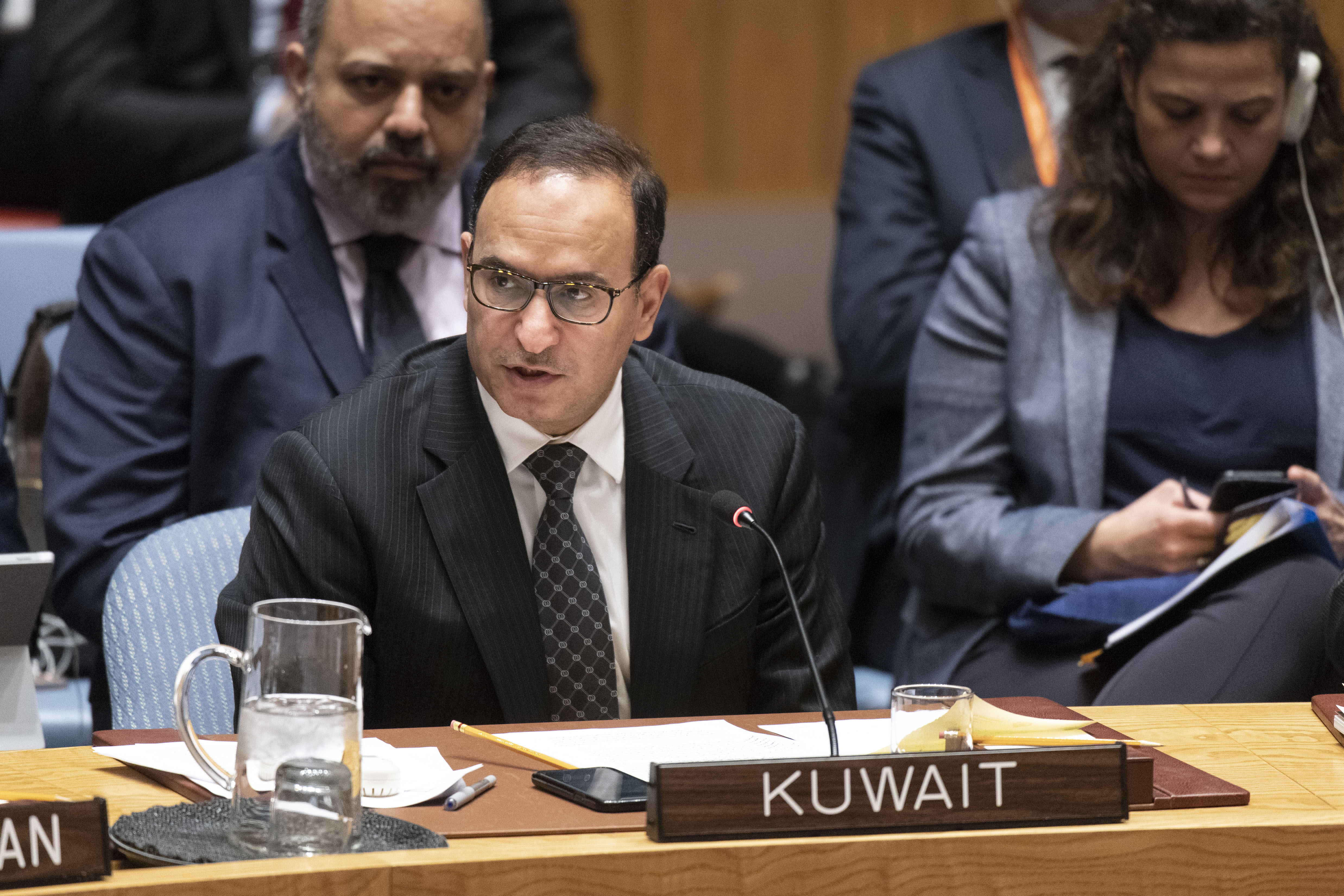 مندوب الكويت الدائم لدى الأمم المتحدة السفير منصور العتيبي في جلسة عقدها مجلس الأمن امس الخميس لبحث المسار السياسي في سوريا