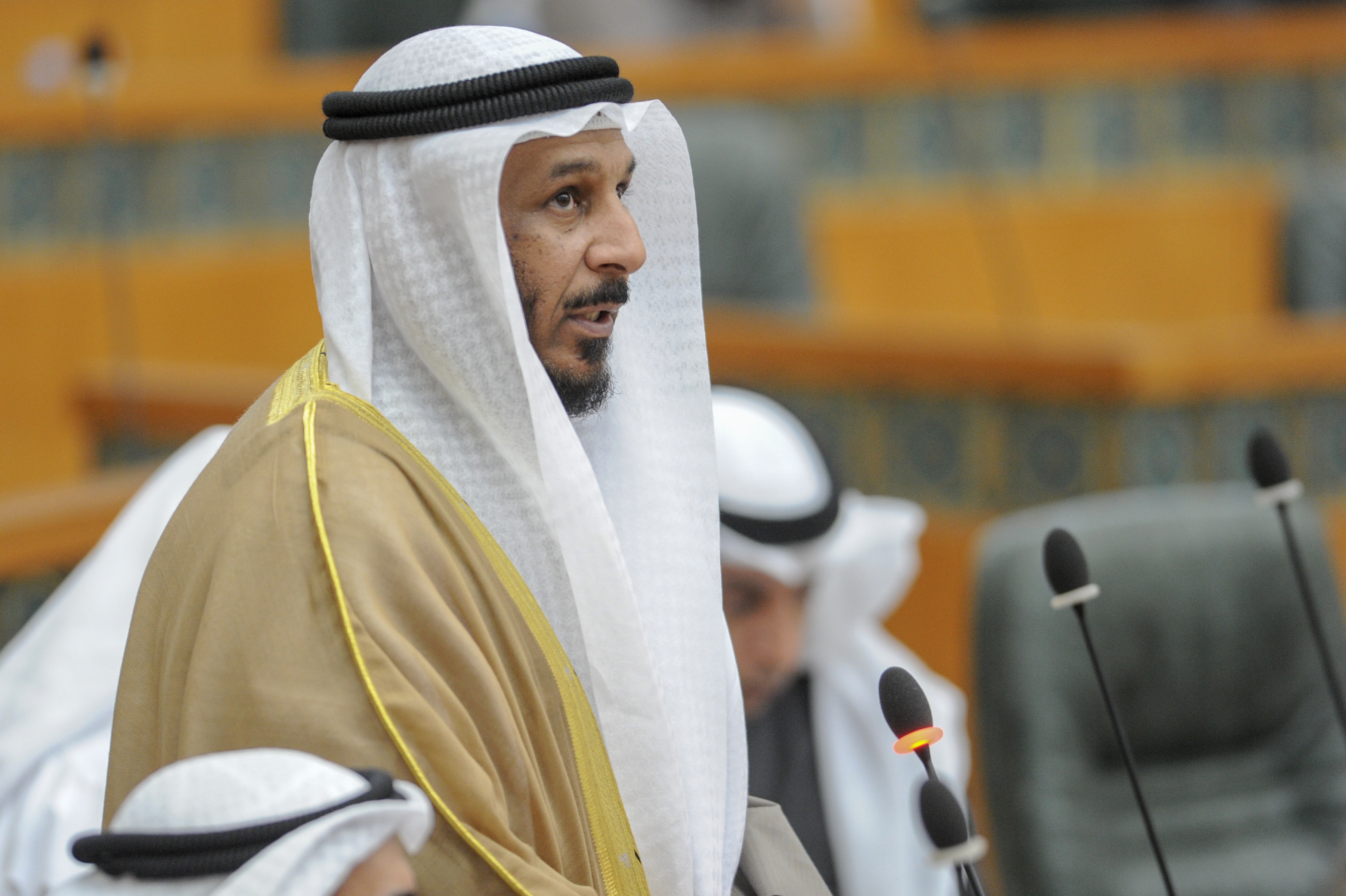 وزير الشؤون الاجتماعية الكويتي سعد الخراز خلال الجلسة التي أدى فيها اليمين الدستورية