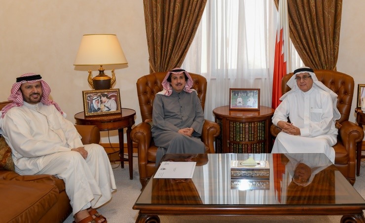 The King of Bahrain's Advisor for Media Affairs Nabil Al-Hamar recievs Kuwaiti Ambassador to Bahrain Sheikh Azzam Al-Sabah