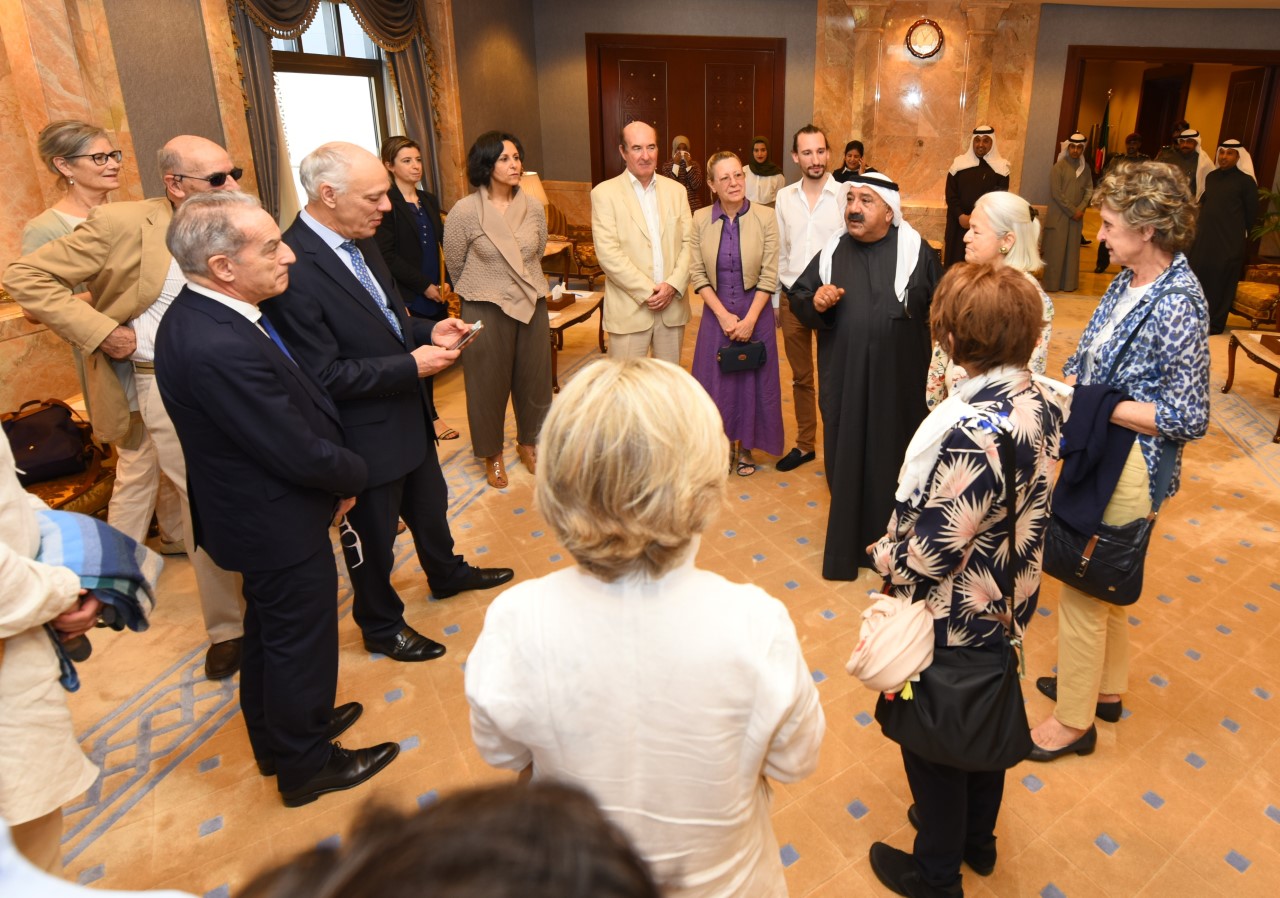 First Deputy Prime Minster and Defense Minister Sheikh Nasser Sabah Al-Ahmad Al-Sabah receives a French delegation from Louvre Museum