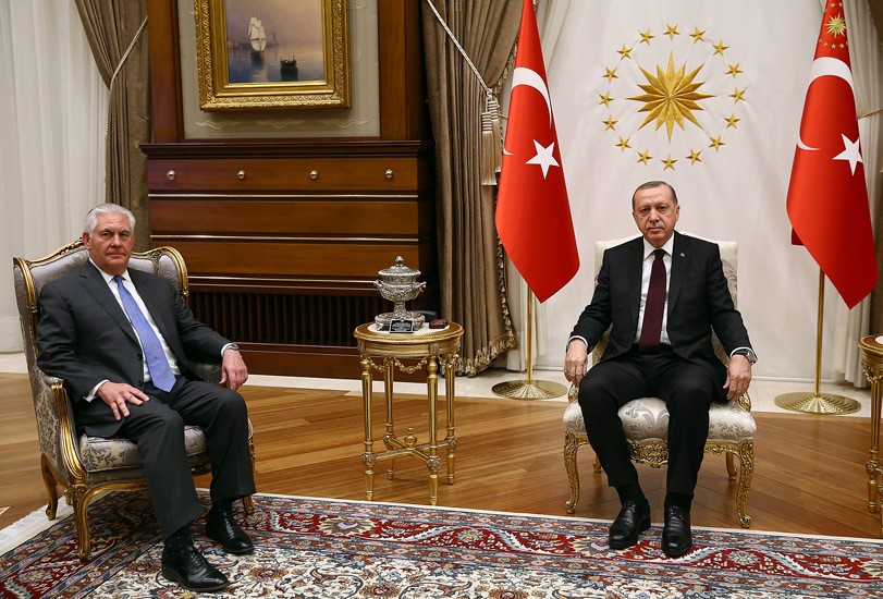 الرئيس التركي رجب طيب اردوغان يستقبل وزير الخارجية الأمريكي ريكس تيلرسون