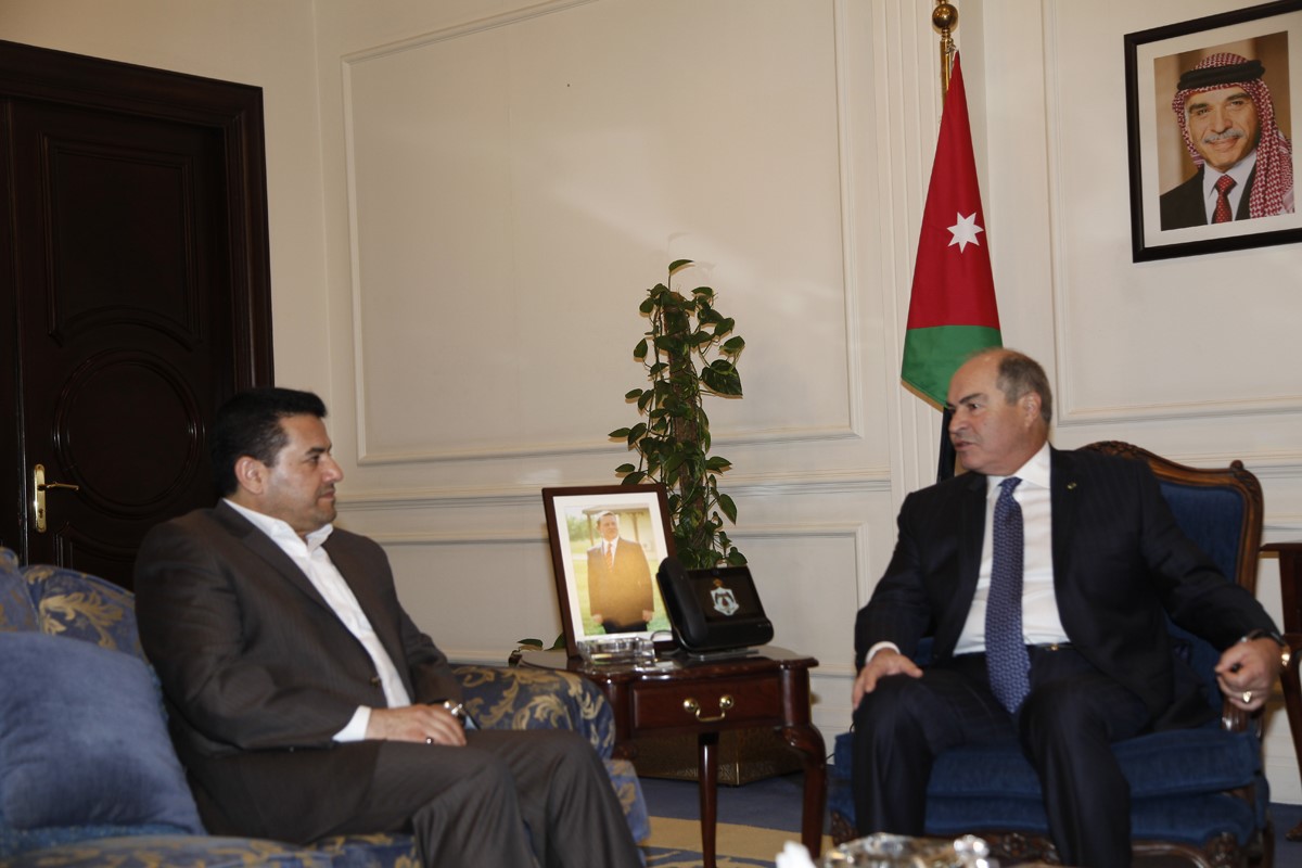 Jordanian Prime Minister Hani Mulqi meets Iraqi Interior Minister Qassem Aaraji
