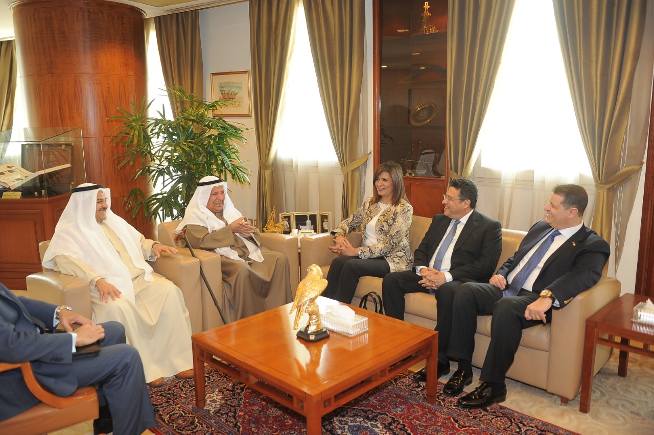 رئيس غرفة تجارة وصناعة الكويت علي الغانم يستقبل  وزيرة الشؤون الدولية لشؤون الهجرة والمصريين في الخارج نبيلة مكرم