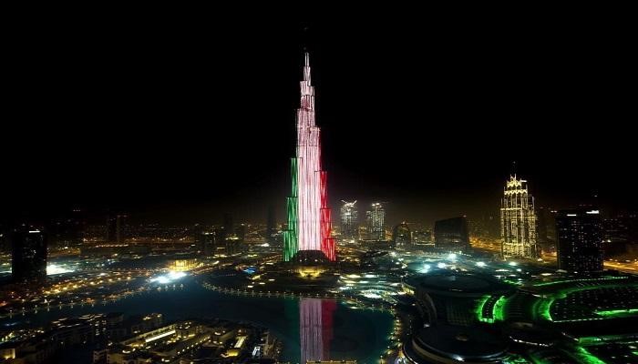 برج خليفة يزدان بعلم دولة الكويت في مناسبة العيد الوطني