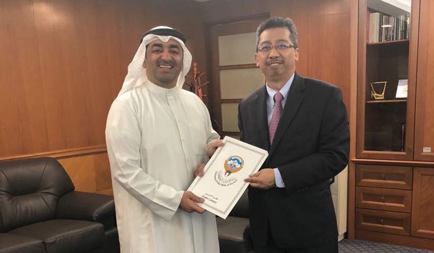 Kuwaiti Ambassador to Malaysia Saad Al-Asousi handed an invitation from His Highness Kuwaiti Prime Minister to his  Malaysian counterpart Najib Razak
