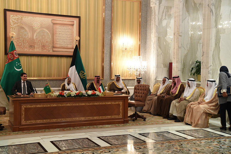 His Highness the Amir Sheikh Sabah Al-Ahmad Al-Jaber Al-Sabah with Turkmenistan's President Gurbanguly Berdimuhamedow during the signing ceremony