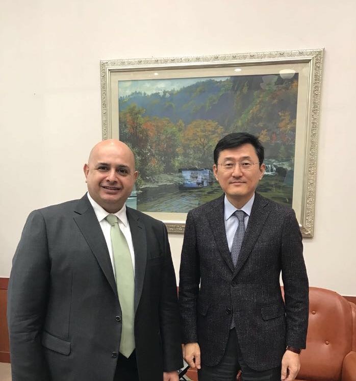 KUNA Amb. AlAwadhi meets S. Korean official in Seoul