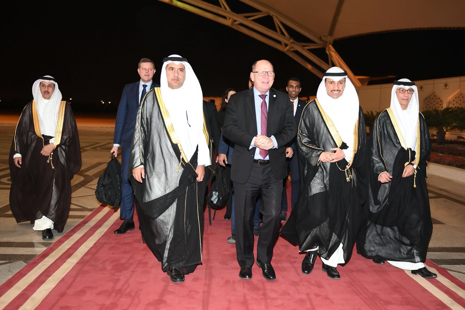 رئيس البرلمان السويدي اوربان آلين والوفد المرافق له يصل الى الكويت في زيارة رسمية