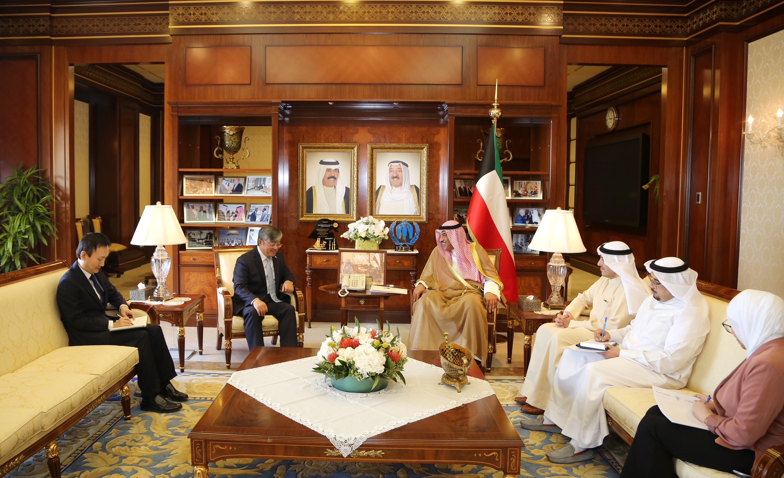 Deputy Prime Minister and Foreign Minister Sheikh Sabah Khaled Al-Hamad Al-Sabah receives S. Korean Amb.
