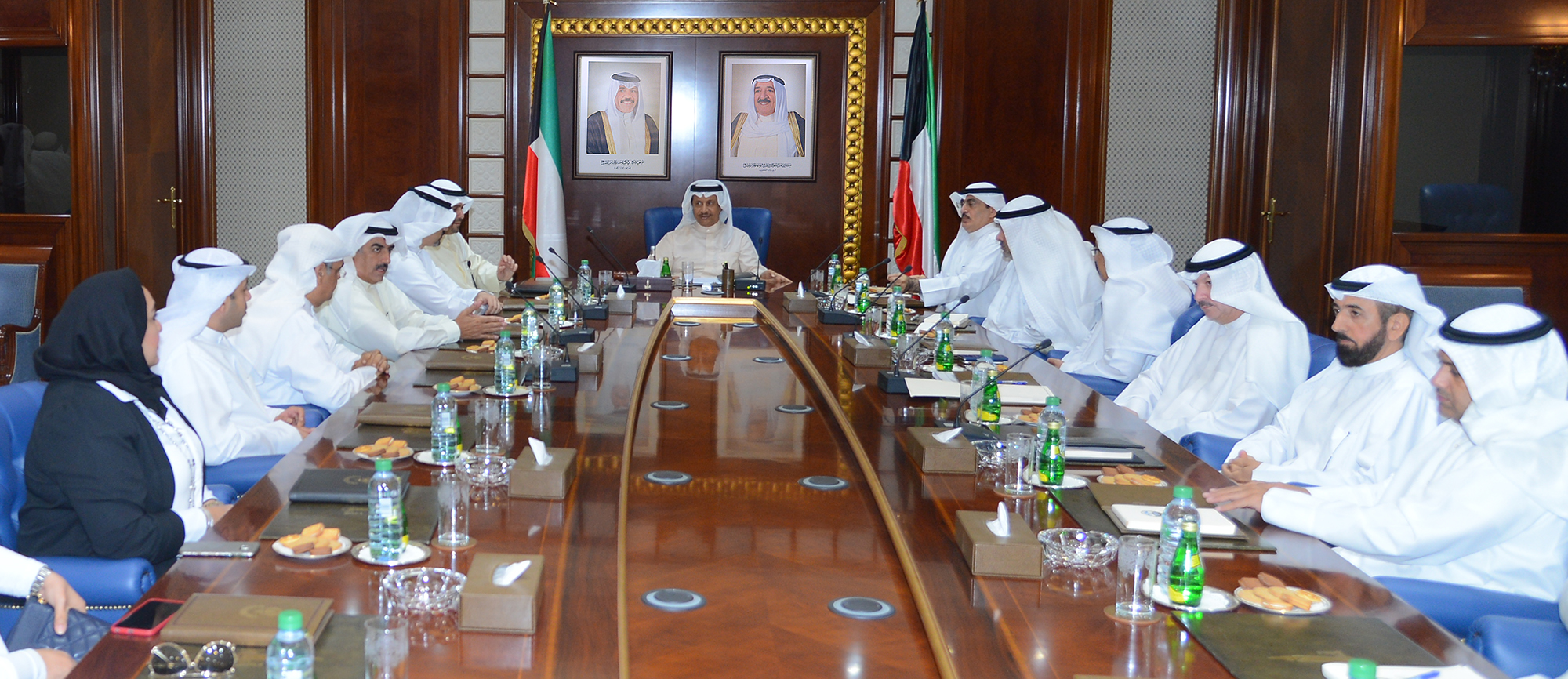 His Highness the Prime Minister Sheikh Jaber Al-Mubarak Al-Hamad Al-Sabah receives head of the Permanent Committee for Streamlining Business Environment & Enhancing Competitiveness and its members