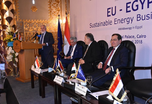 المفوض الأوروبي للطاقة والمناخ ميجيل أرياس كانييتي يلقي كلمته امام أعمال منتدى الطاقة المستدامة بين مصر والاتحاد الأوروبي