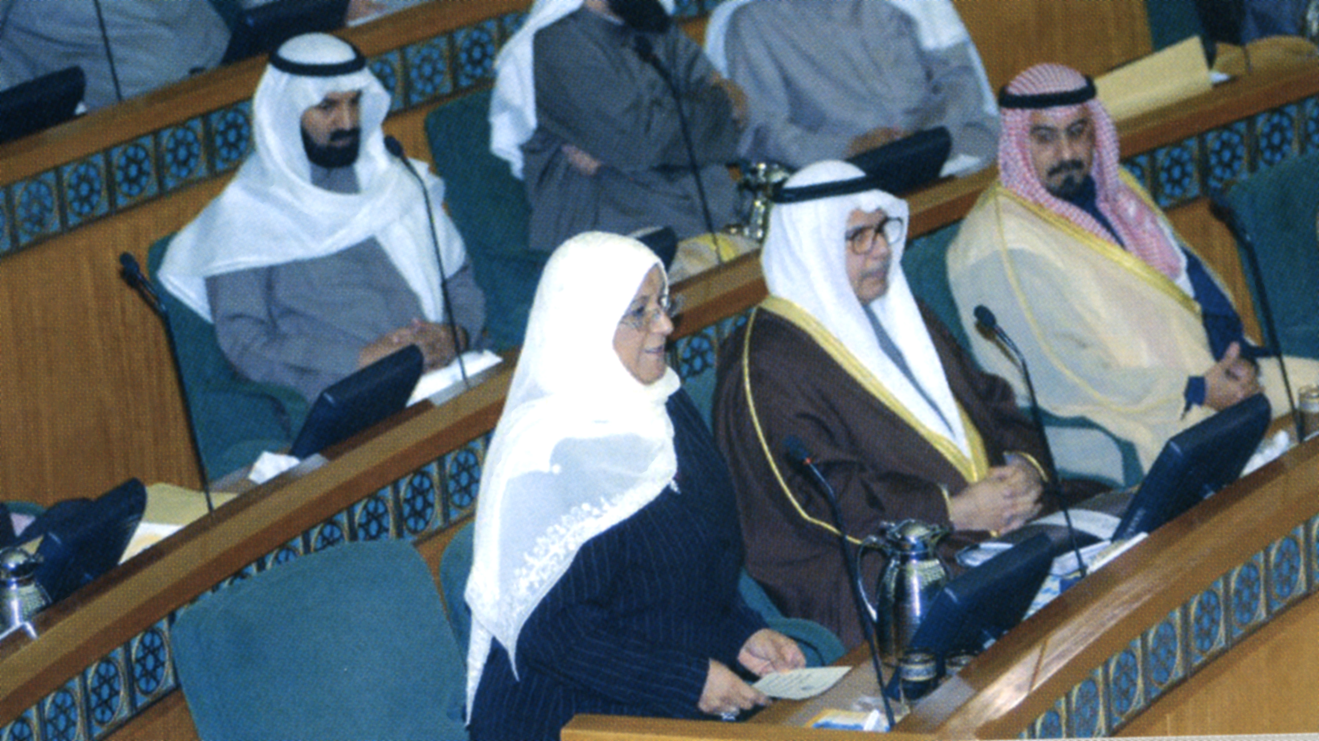 الدكتورة معصومة المبارك تؤدي اليمين الدستورية امام مجلس الأمة