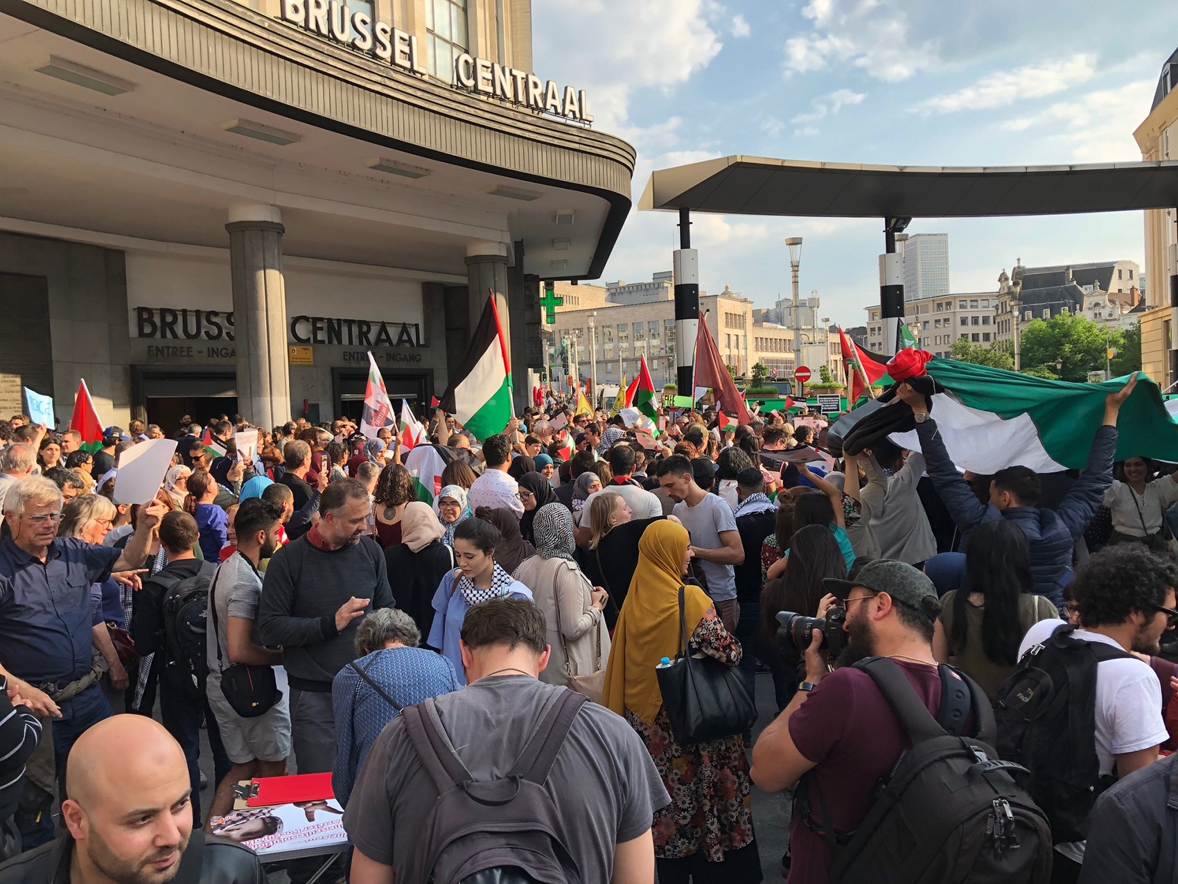 Demonstration in Brussels condemns massacre of Palestinians by Israeli troops