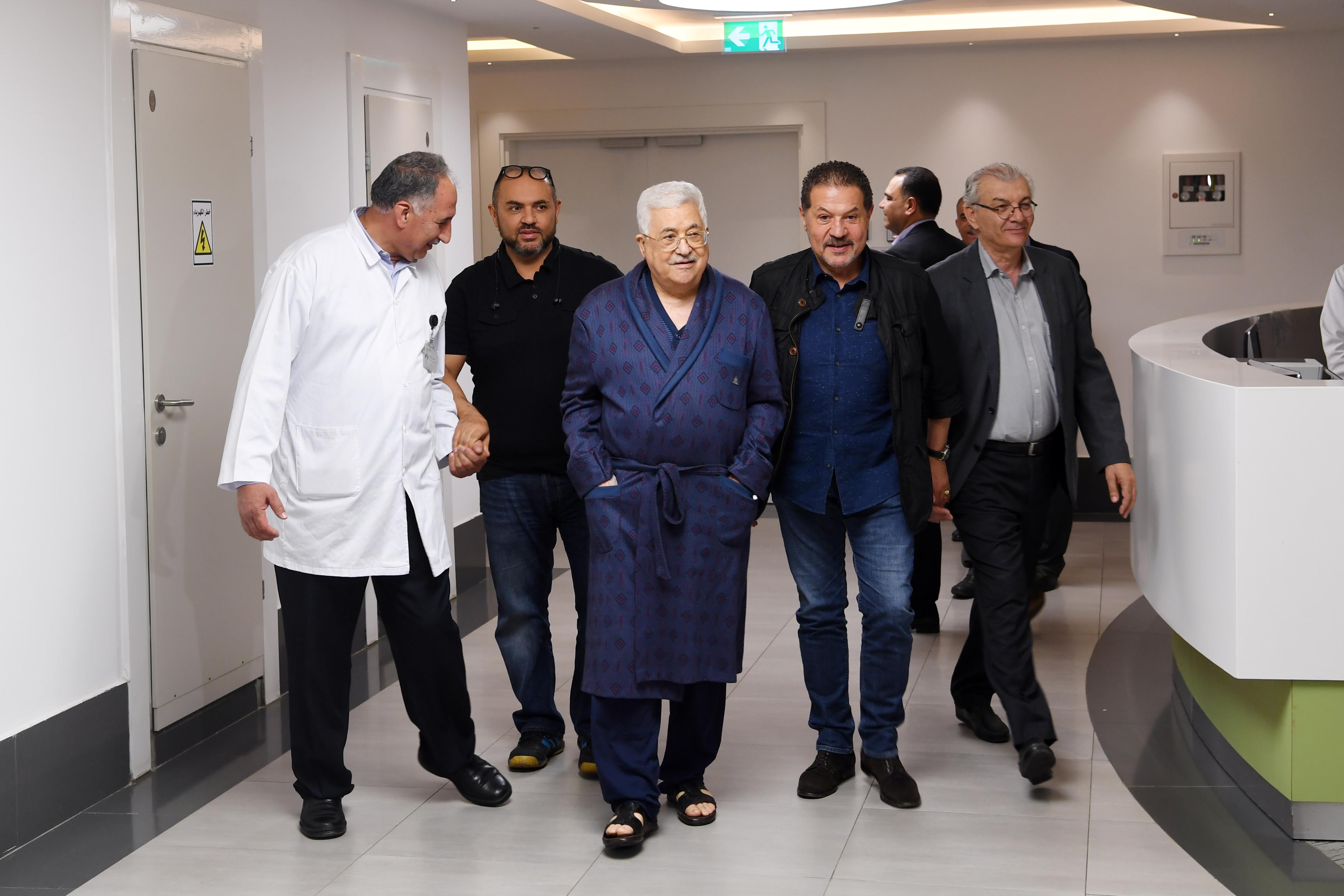 الرئيس الفلسطيني محمود عباس يتعافى وبصحة جيدة