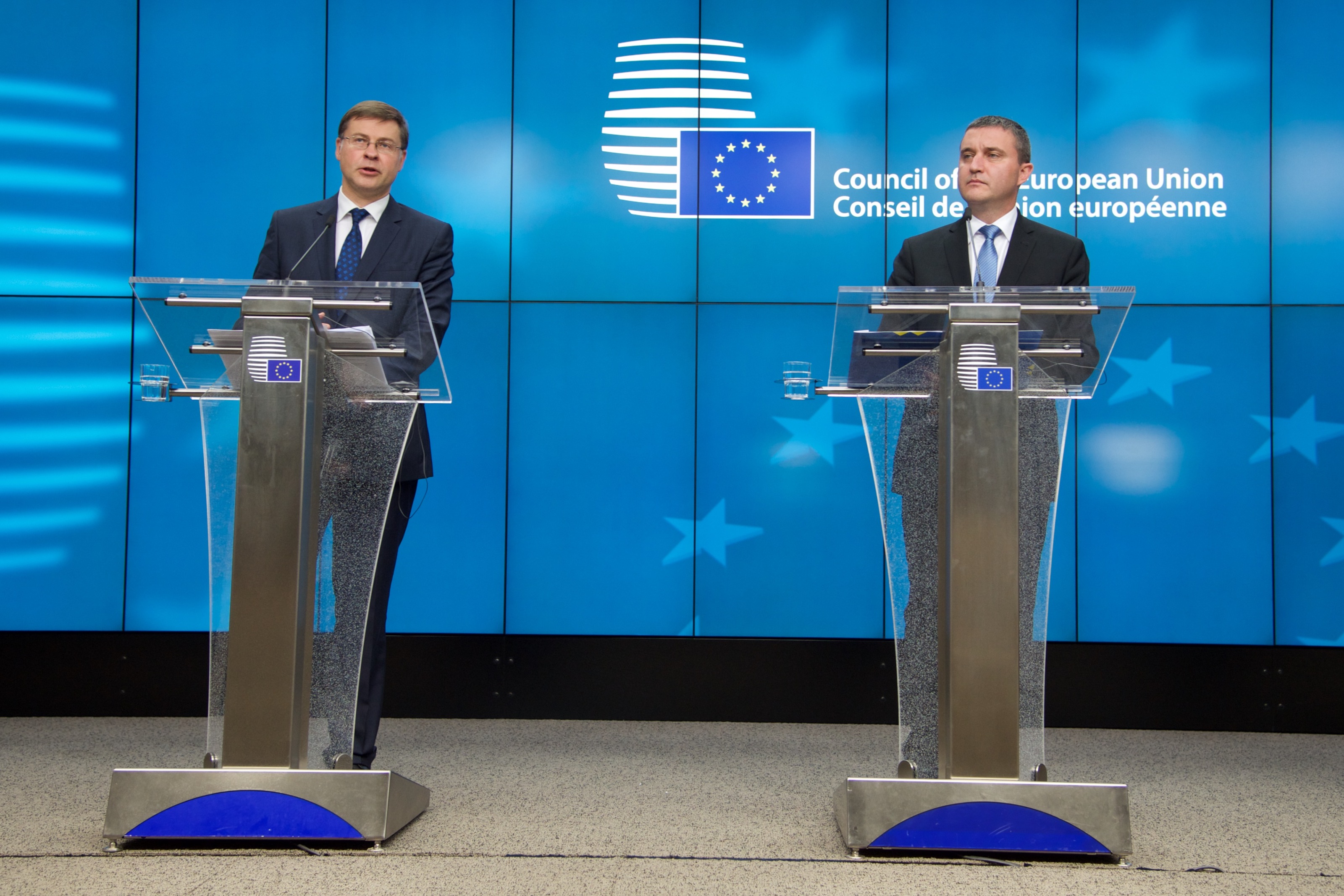 Valdis Dombrovskis, Vice-President of the European Commission in charge of the Euro and Vladislav Goranov, Bulgarian Minister for Finance speaking at the joint press conference
