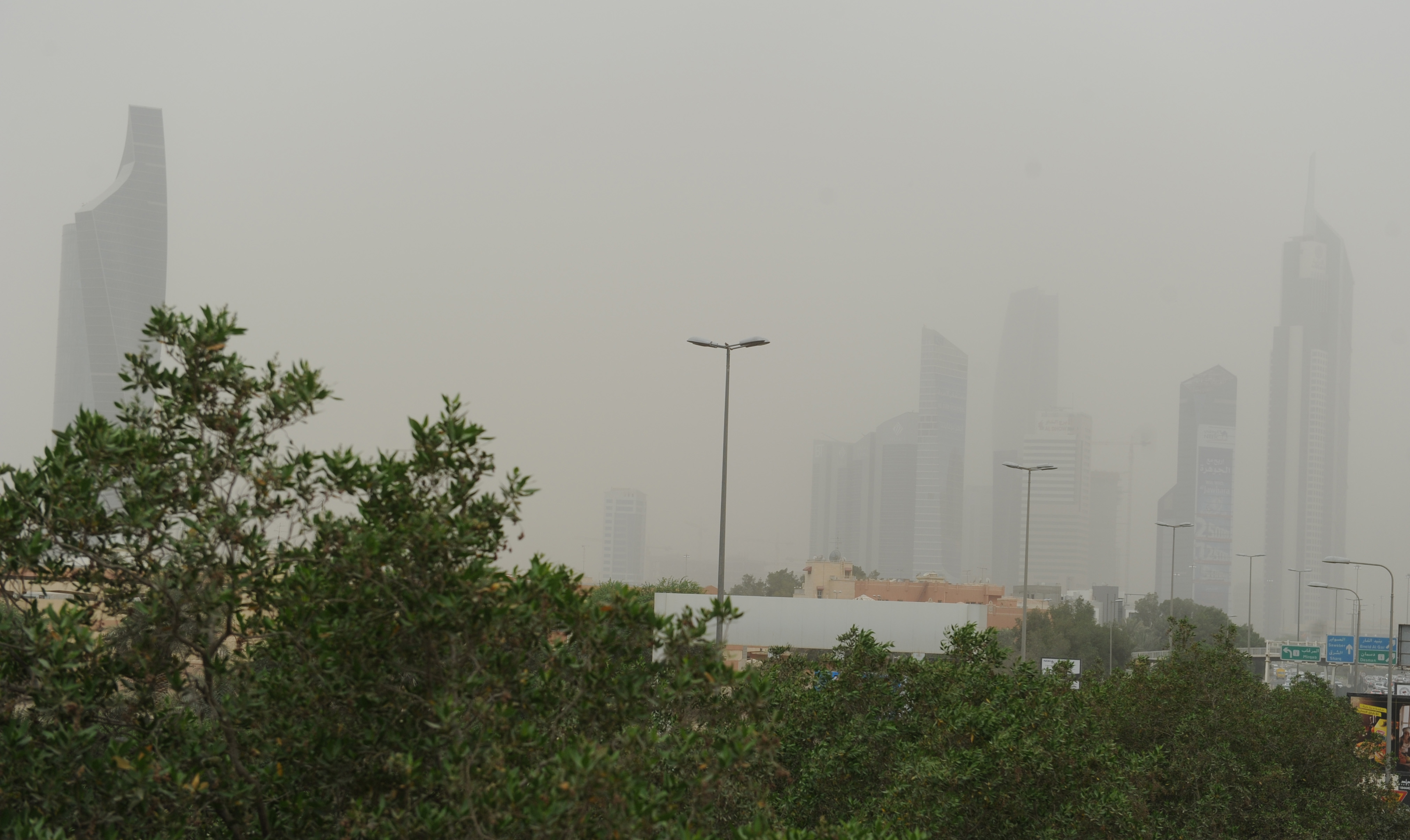 Strong dust storm and unstable weather will continue to affect Kuwait until Thrusday