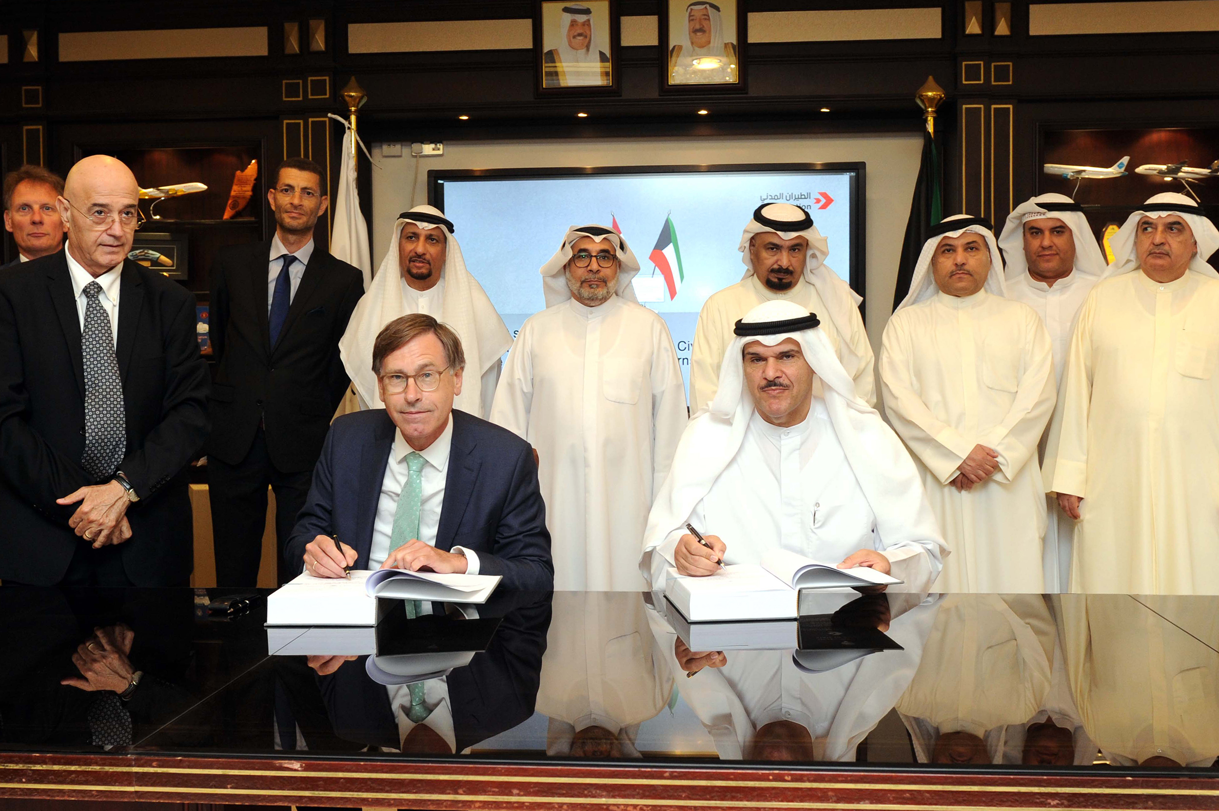 DGCA Chairman Sheikh Salman Sabah Salem Al-Humoud Al-Sabah signed a contract with Deerns CEO Jan Karel Mak to provide management and supervision services aimed at implementing a range of technical facilities at Kuwait International Airport