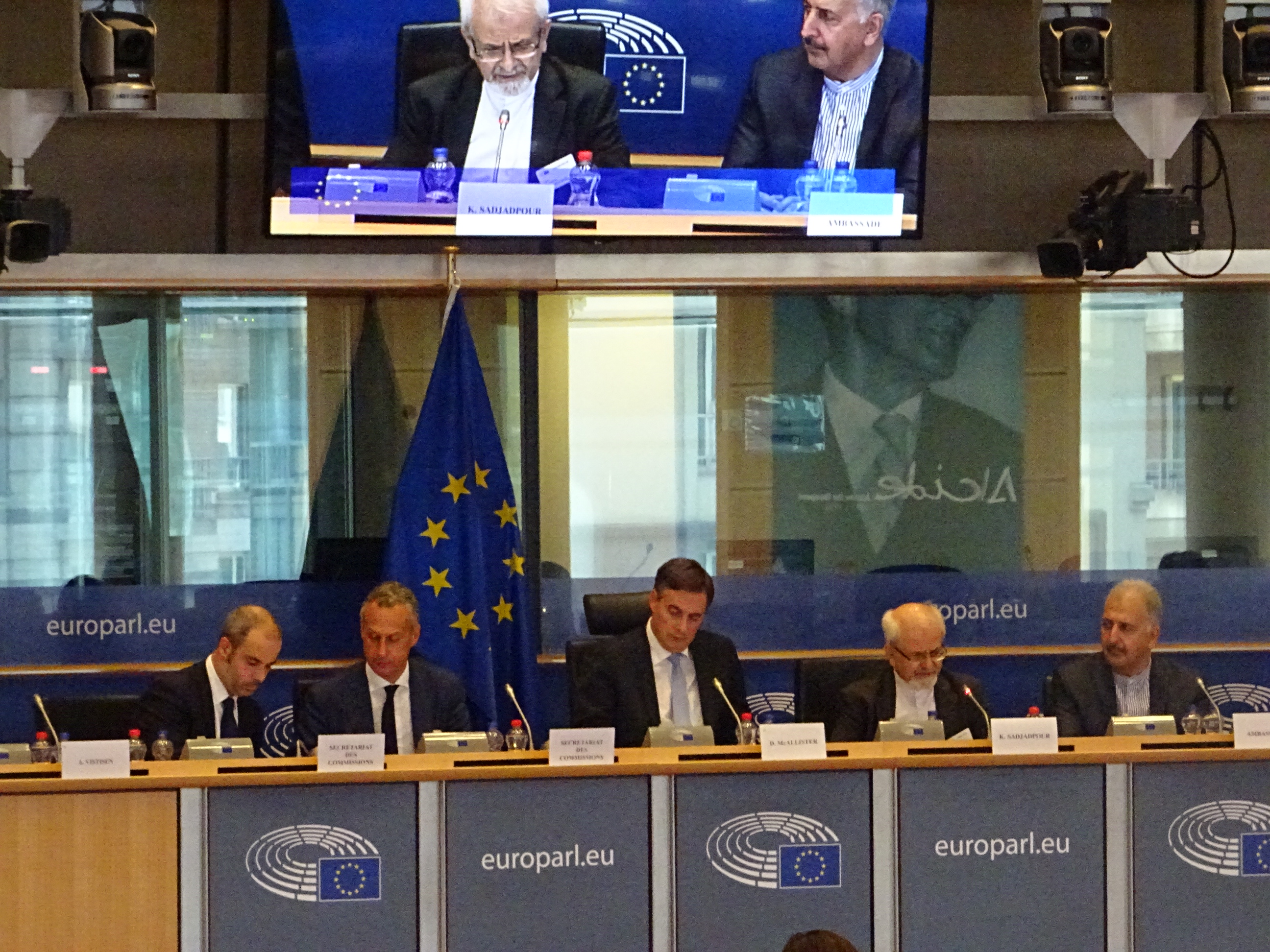 نائب وزير الخارجية الإيراني كاظم سجاد بور متحدثا  أمام لجنة العلاقات الخارجية في البرلمان الأوروبي