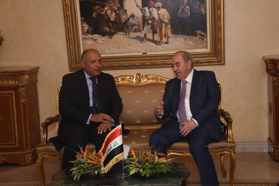 وزير الخارجية المصري سامح شكري يلتقي مع نائب الرئيس العراقي اياد علاوي