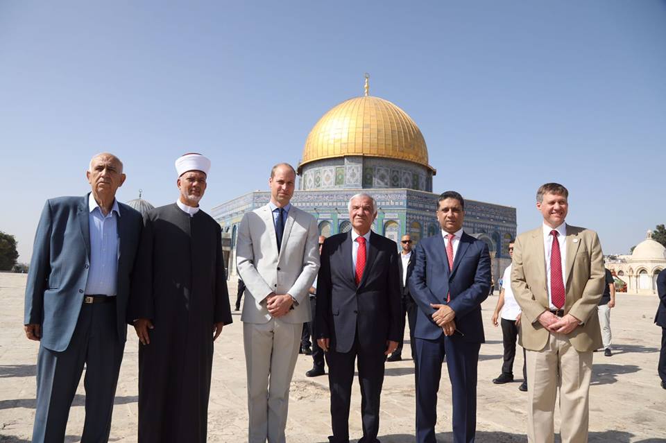 Prince William visits Al-Aqsa Mosque