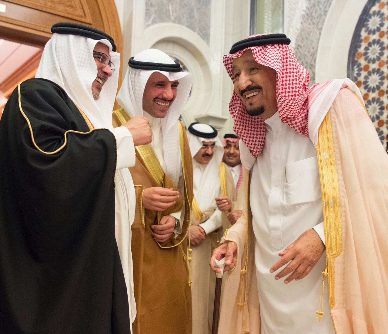 خادم الحرمين الشريفين الملك سلمان بن عبدالعزيز آل سعود يستقبل رئيس مجلس الأمة مرزوق علي الغانم