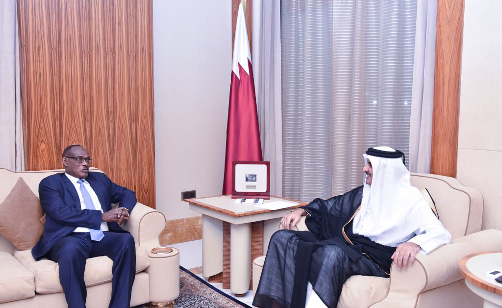 امير دولة قطر الشيخ تميم بن حمد يستقبل وزير الخارجية السوداني الدكتور الدرديري احمد