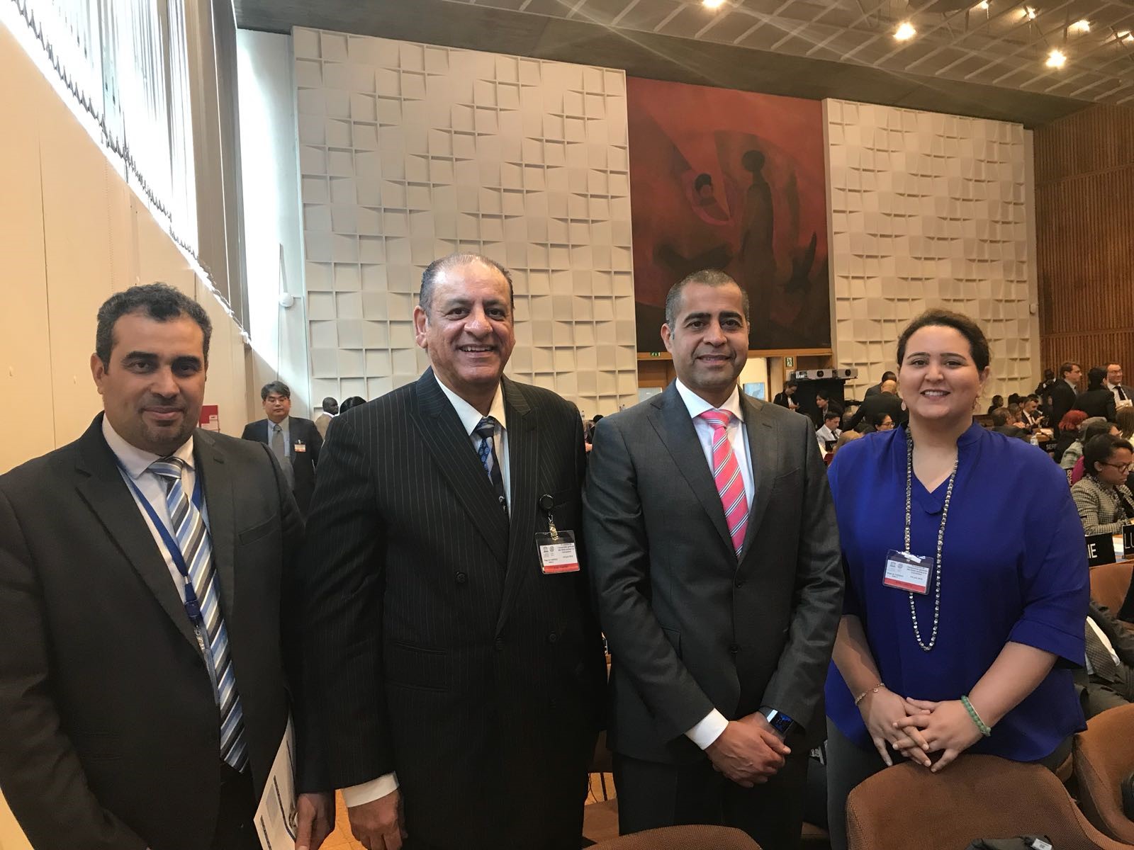 Le délégué permanent du Koweït auprès de l'Unesco, Adam Al-Molla, et le Dr Walid Al-Seif à la septième session de l'Assemblée générale de l'organisation