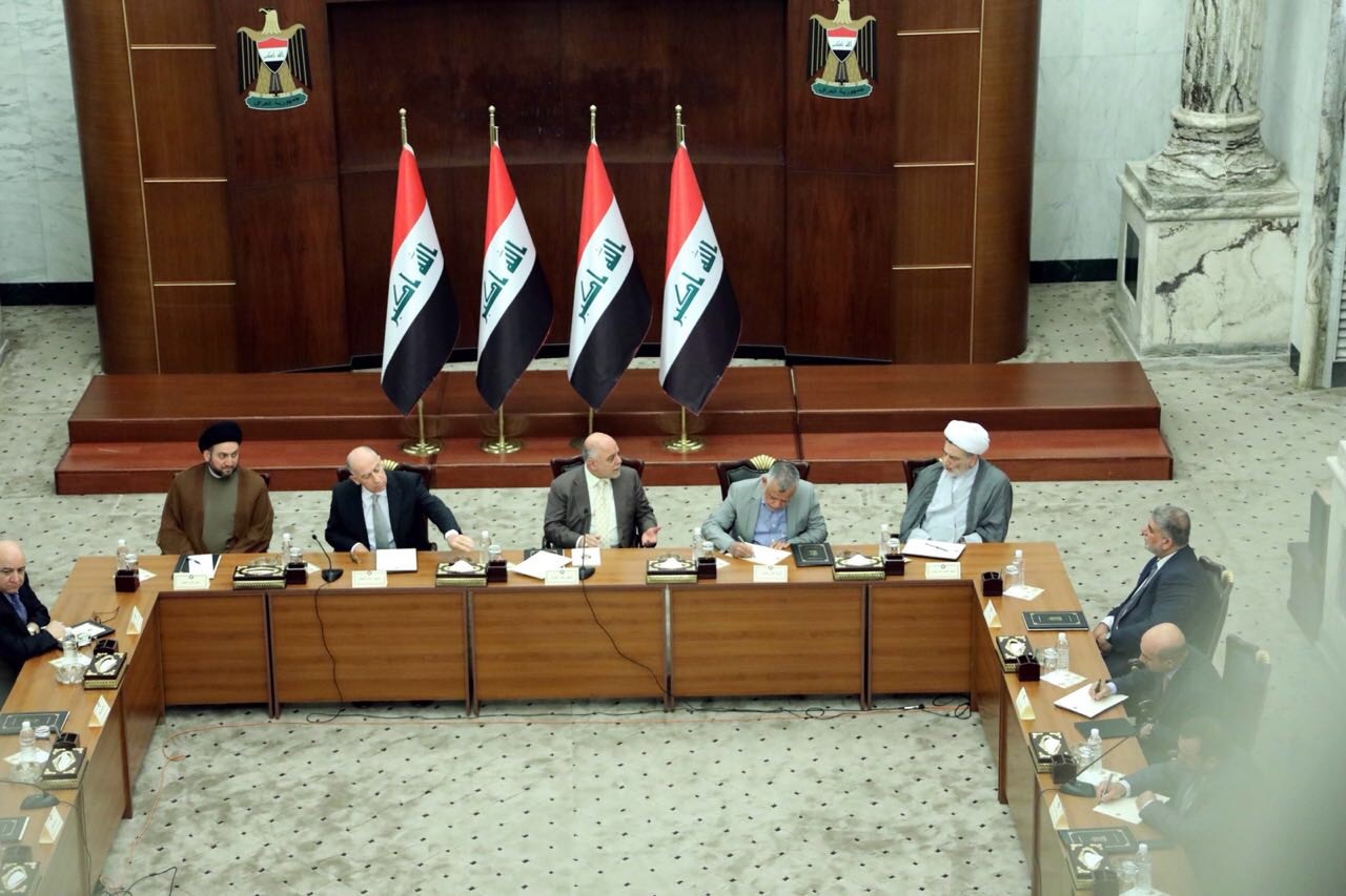رئيس الوزراء العراقي حيدر العبادي مع قادة وممثلي الكتل السياسية في العراق لبحث الاوضاع العامة في البلاد وملف المظاهرات.