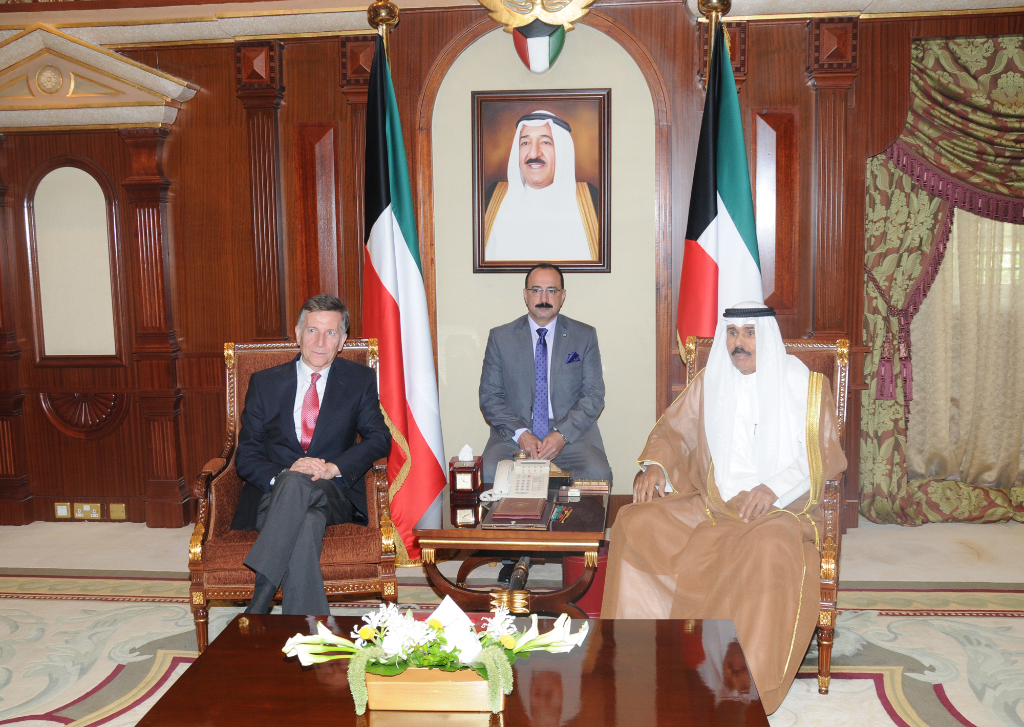 His Highness the Crown Prince Sheikh Nawaf Al-Ahmad Al-Jaber Al-Sabah received Spain's Ambassador to Kuwait Carlos Saenz de Tejada