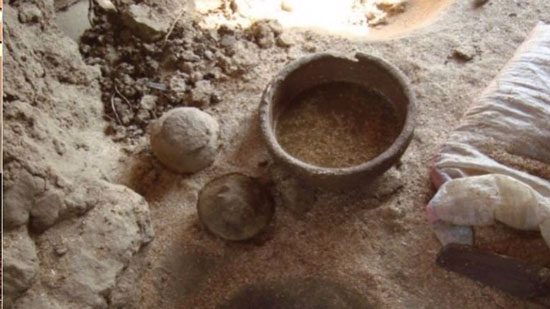 صناعة الفخار في عصر الدولة القديمة بمعبد (كوم امبو) في محافظة أسوان