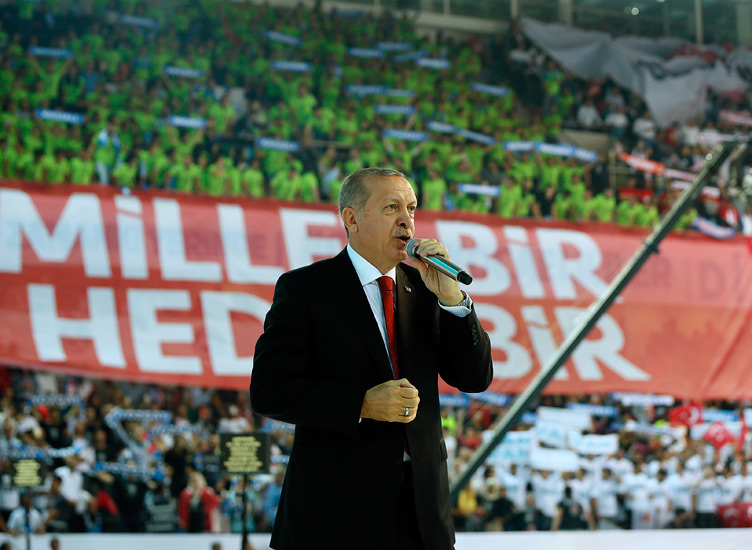 الرئيس التركي رجب طيب اردوغان يلقي كلمة خلال المؤتمر السادس لحزب العدالة والتنمية