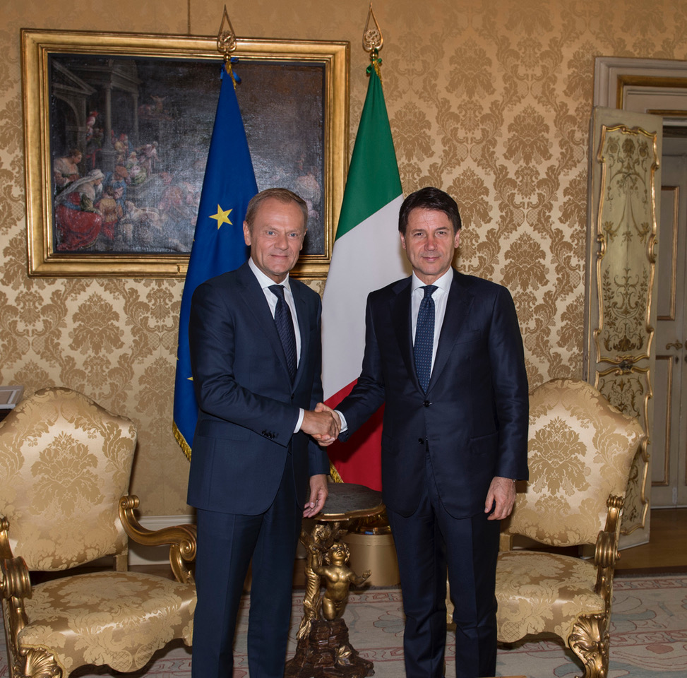 رئيس الحكومة الايطالية جوزيبي كونتي يستقبل رئيس المجلس الأوروبي دونالد توسك