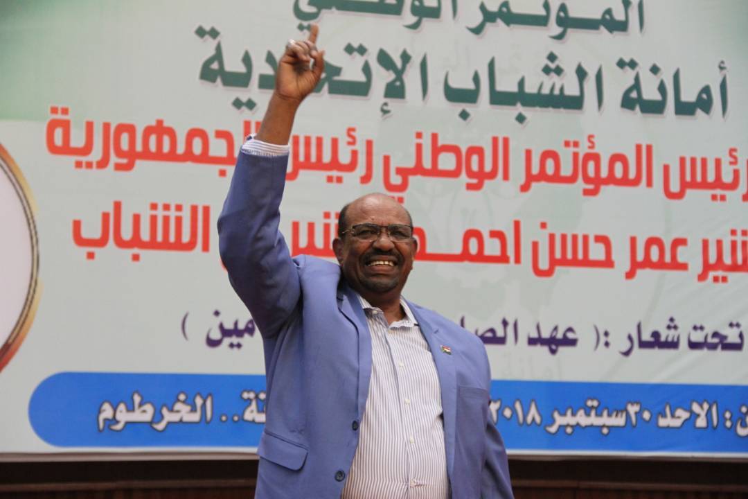 الرئيس السوداني خلال لقاء شبابي