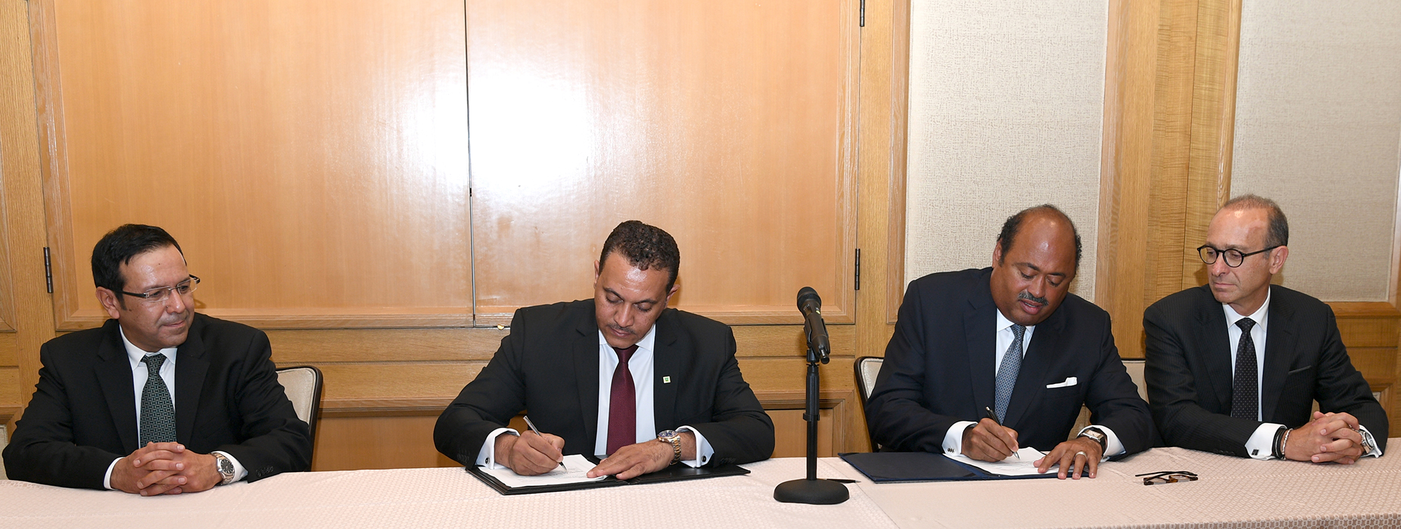 جانب من مراسم توقيع مذكرة التفاهم  بين الهيئة العامة للاتصالات وتقنية المعلومات الكويتية وشركة مايكروسوفت