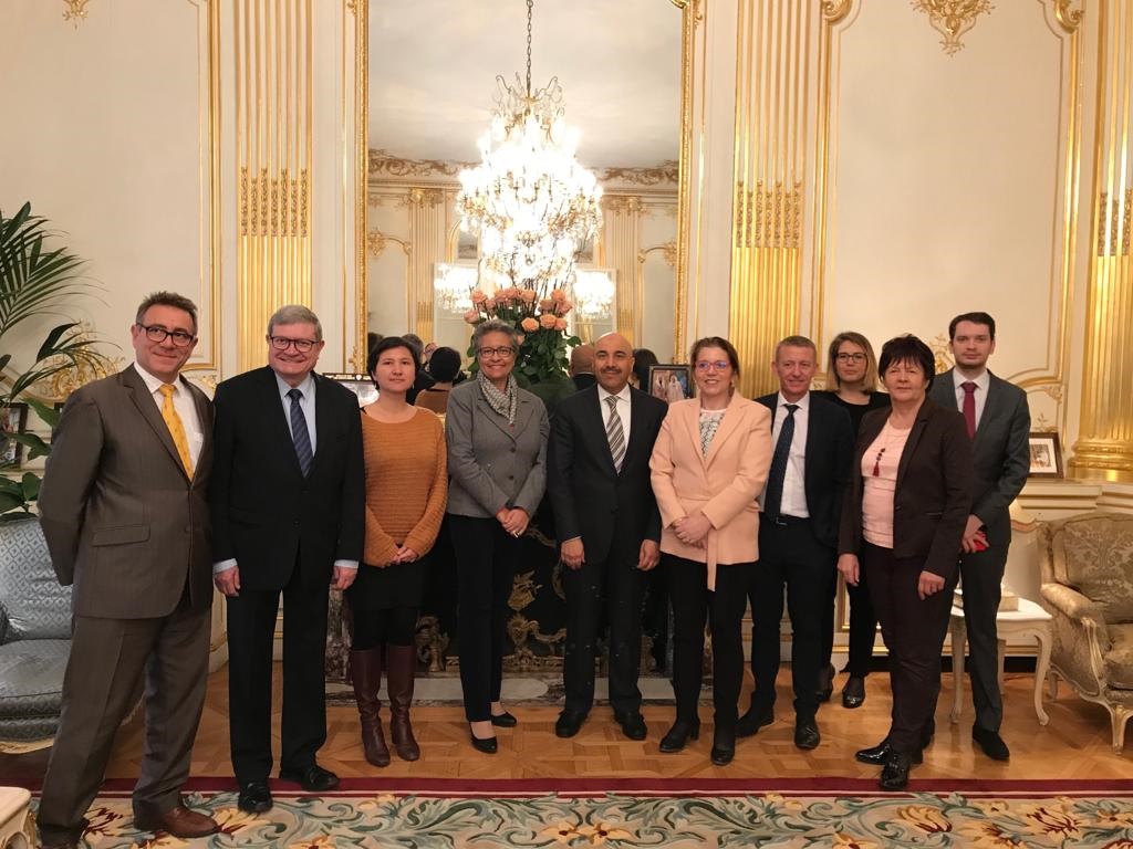 سفير دولة الكويت لدى فرنسا سامي السليمان مع اعضاء لجنة الصداقة البرلمانية الفرنسية
