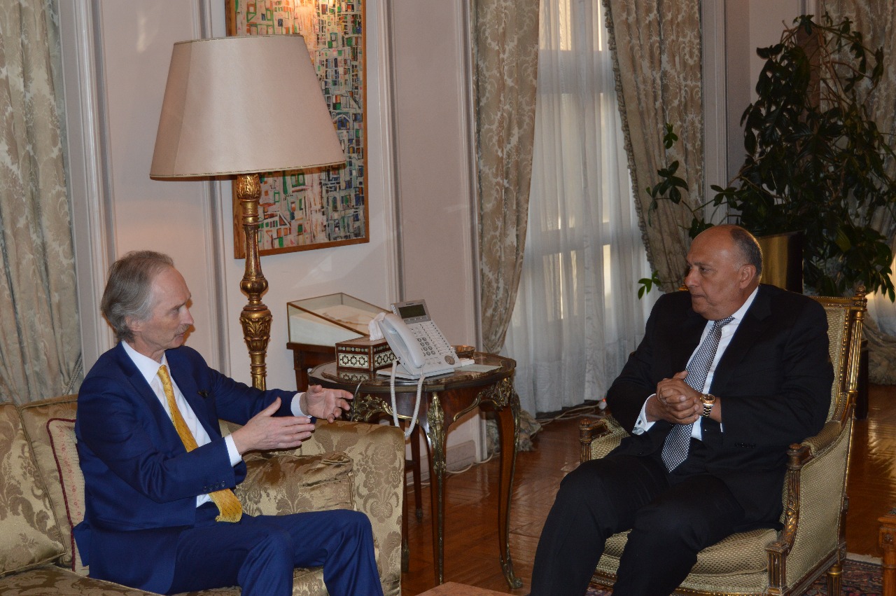 وزير الخارجية المصري يلتقي المبعوث الاممي حول سوريا