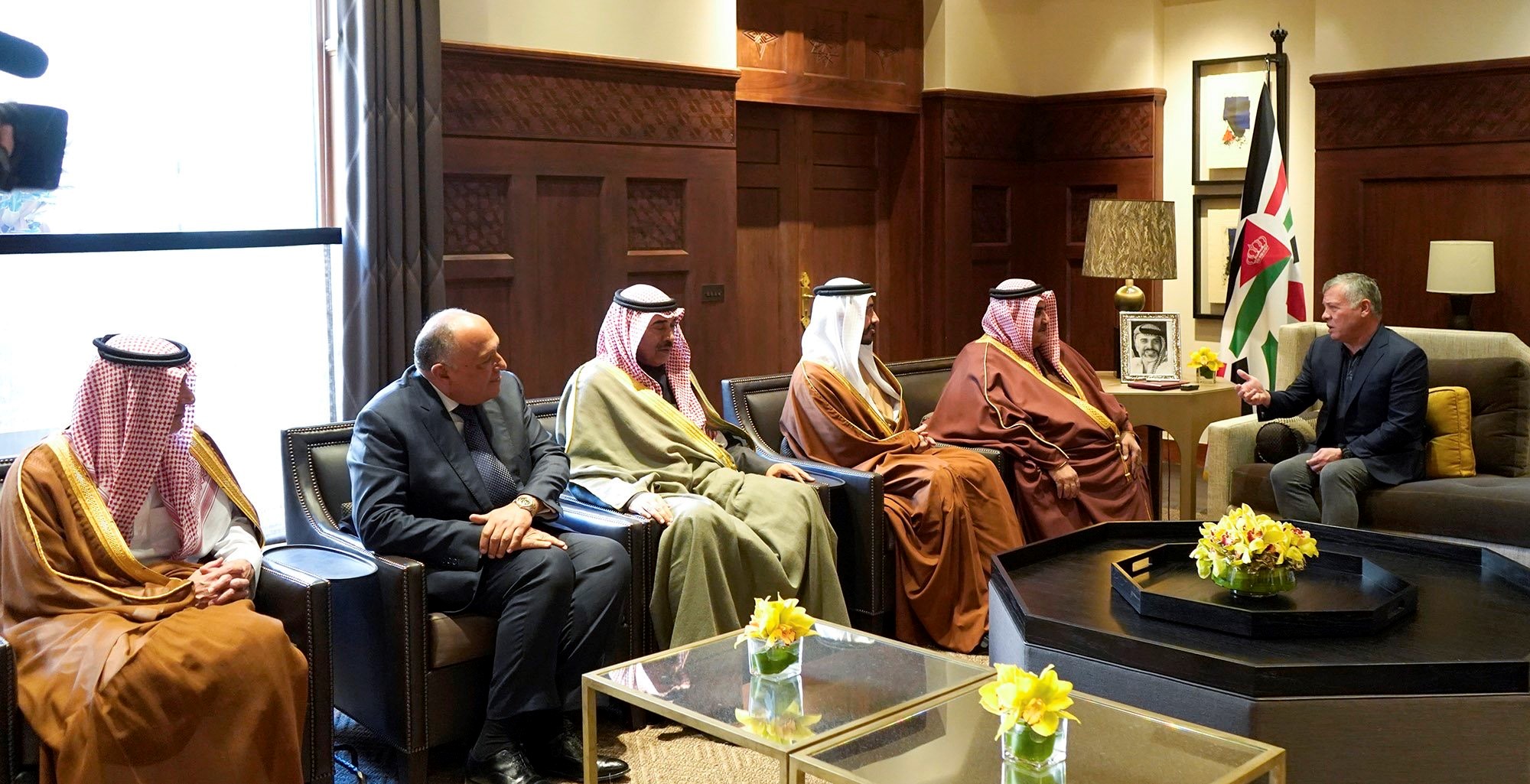 King Abdullah II of Jordan receives arab  foreign ministers in Amman