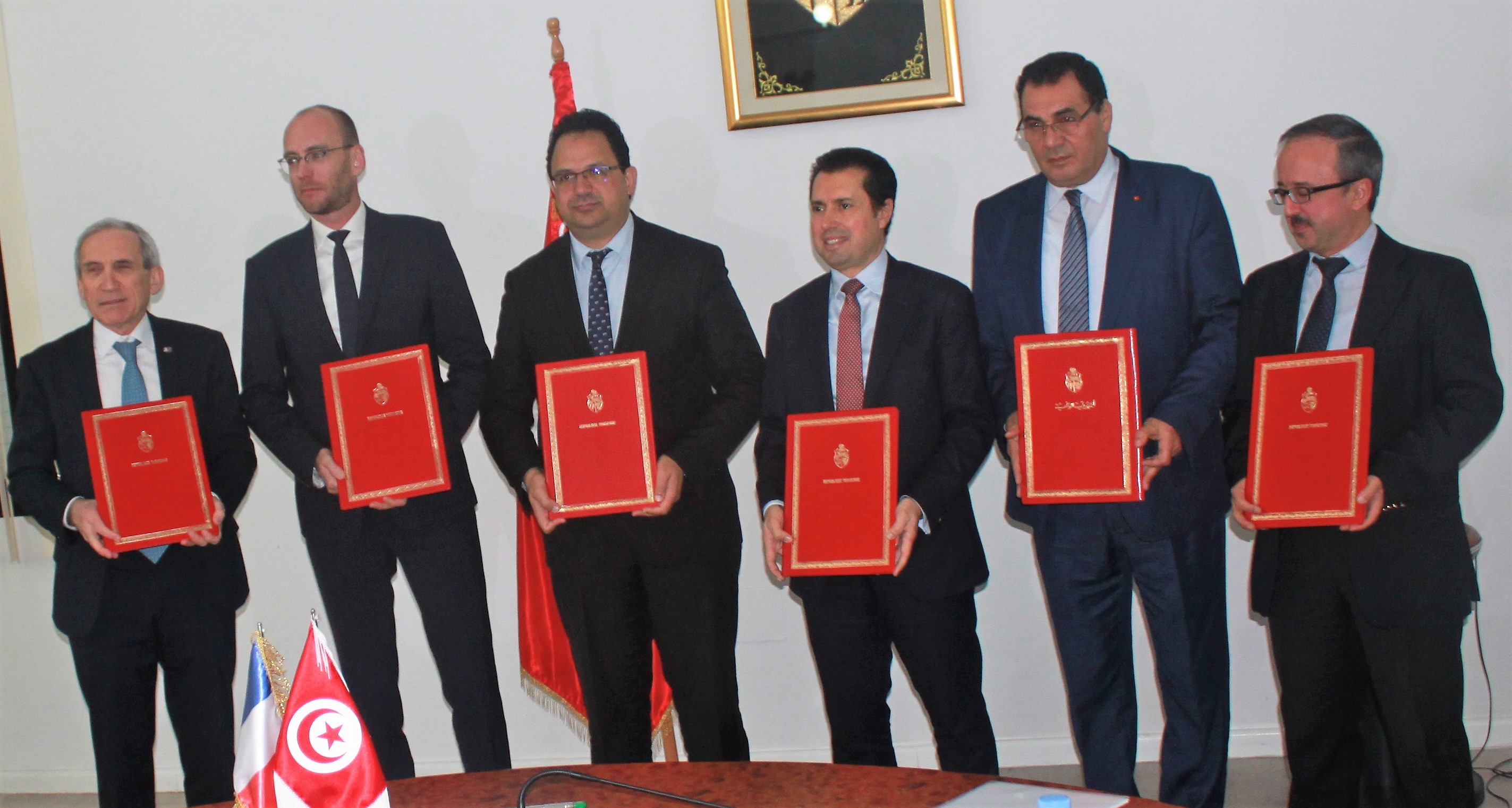 France offers Tunisia USD 136.4 mln loan to finance electricity project